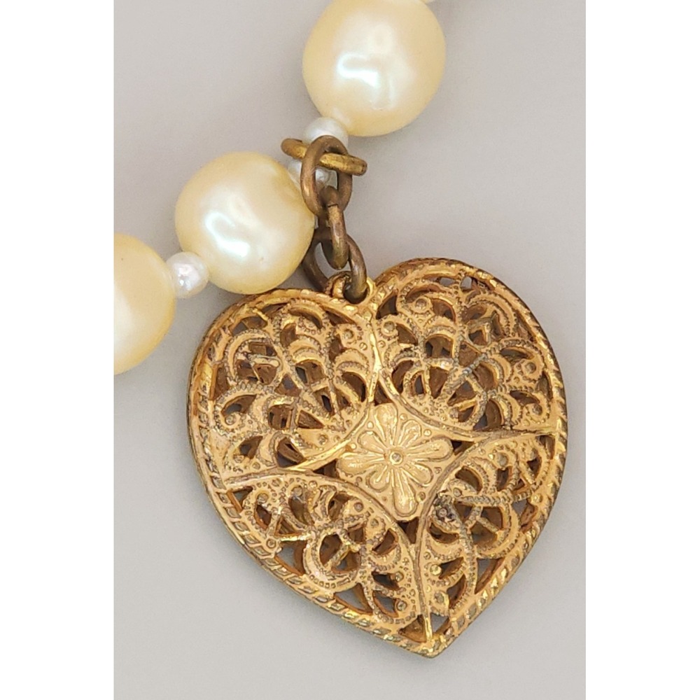 Signed Vtg‎ Miriam Haskell Faux Pearl Heart Charm Bracelet Gold Tone Filligree - Picture 9 of 15